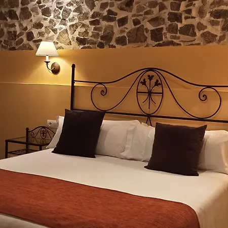 Ripoll 3* سانت إلاري ساكالم