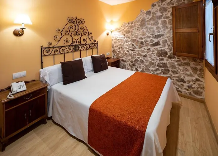 Ripoll 3* Сант-Илари-Сакальм